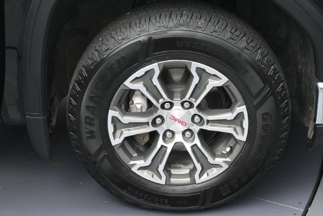 Used 2025 GMC Sierra 1500 SLT RWD image 6