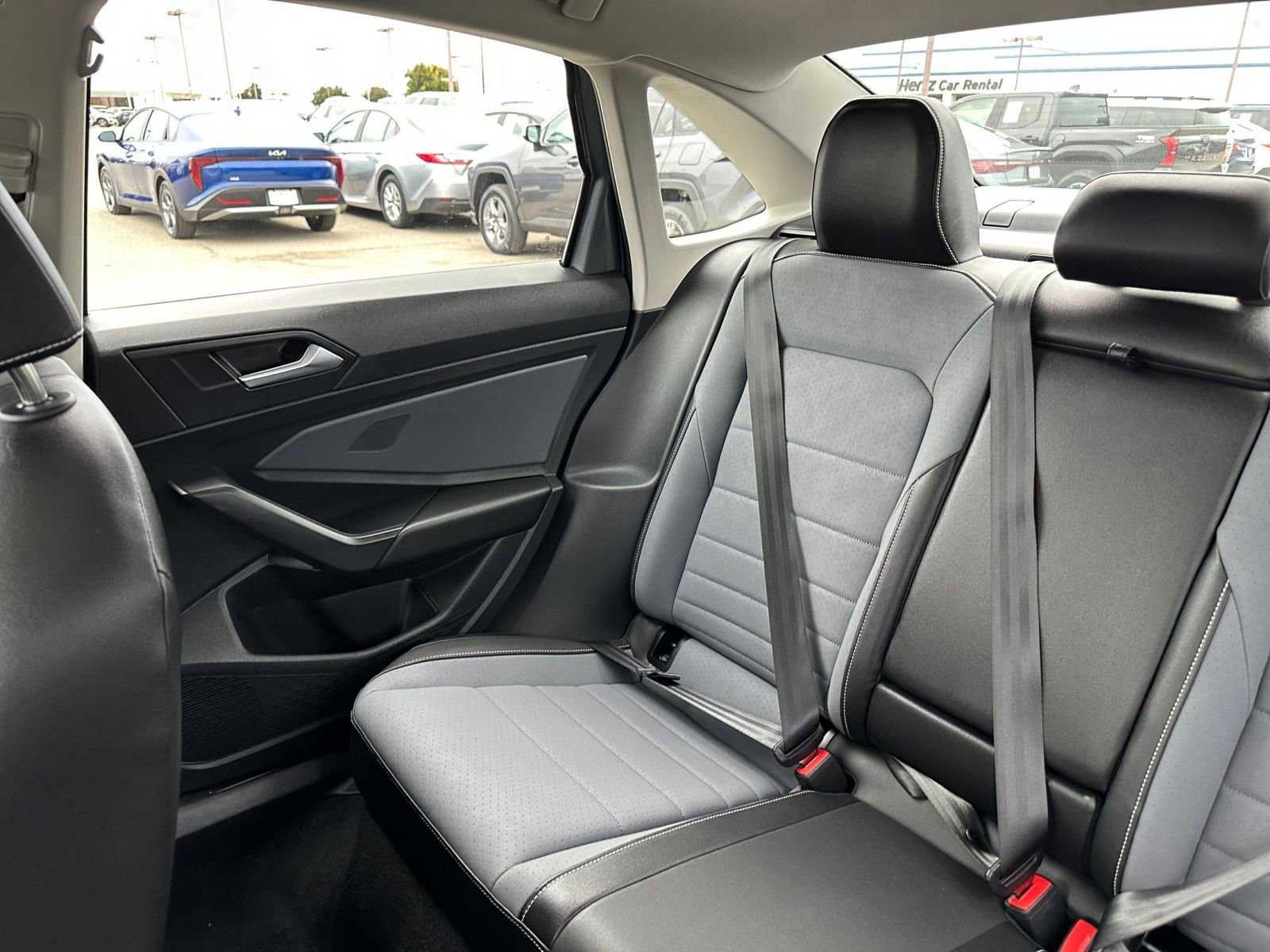 Used 2025 Volkswagen Jetta SE image 41