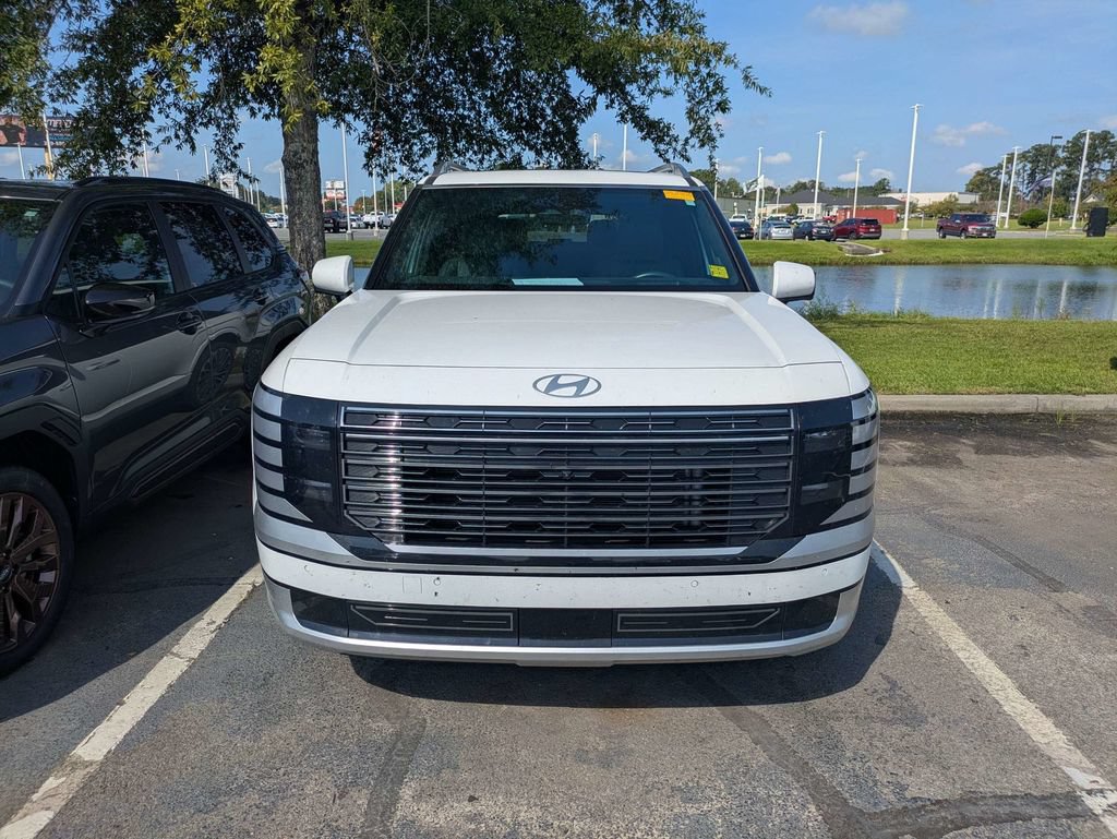 Used 2026 Hyundai Palisade Calligraphy FWD image 2