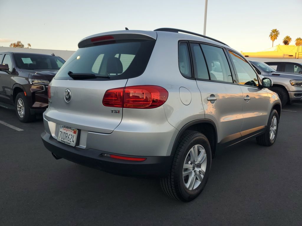 Used 2017 Volkswagen Tiguan S image 4