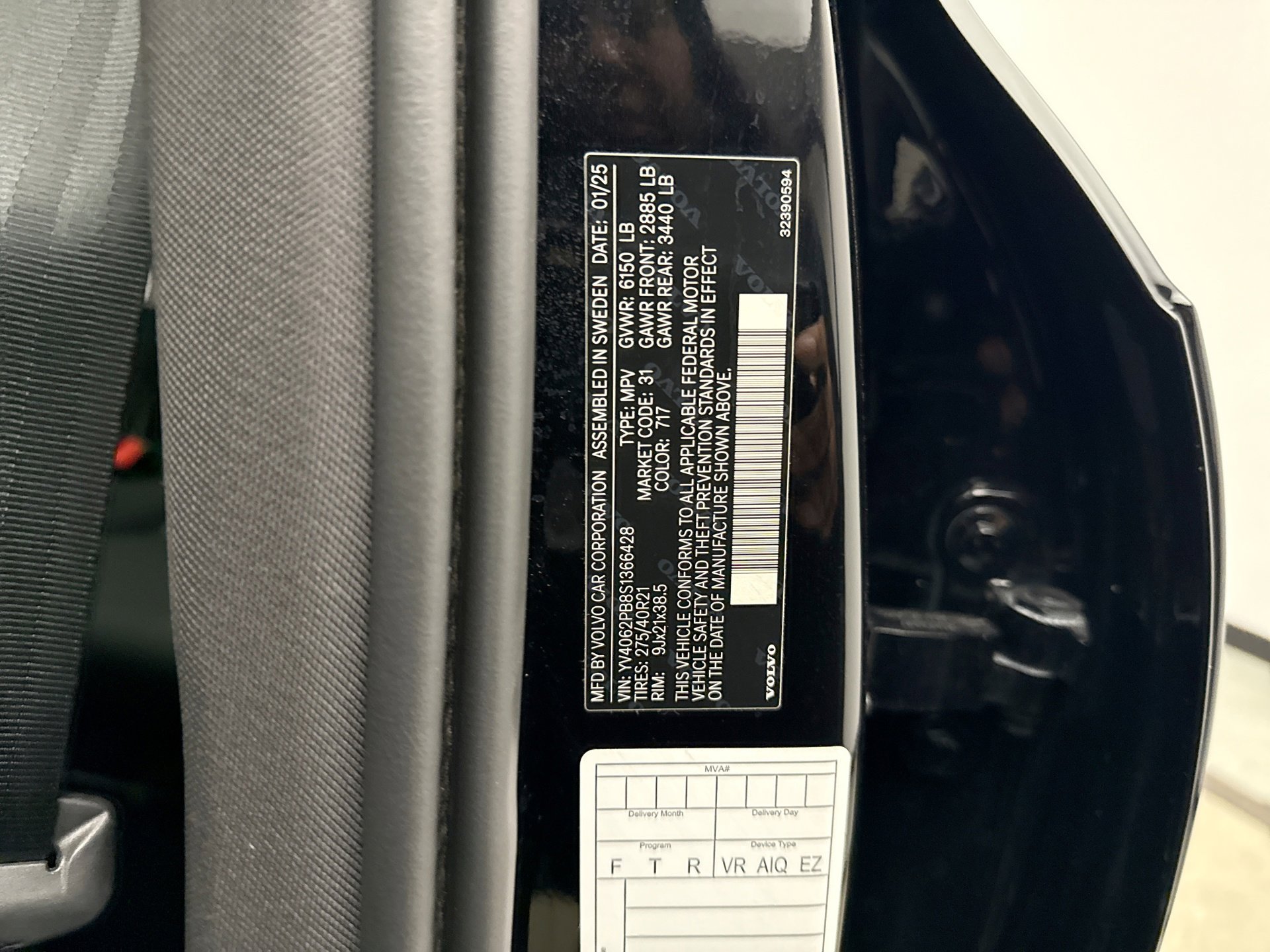 Used 2025 Volvo XC90 B6 Plus image 23