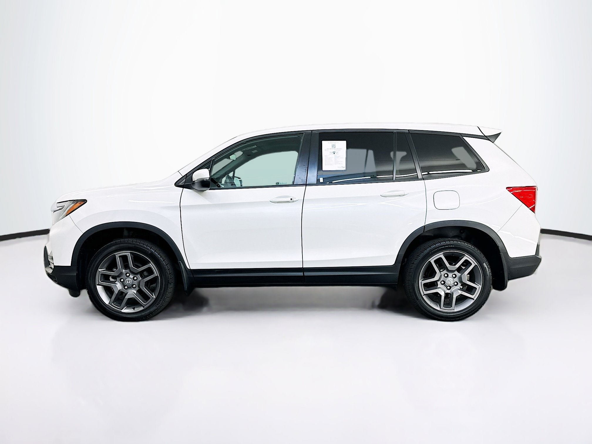 Used 2023 Honda Passport EX-L image 4