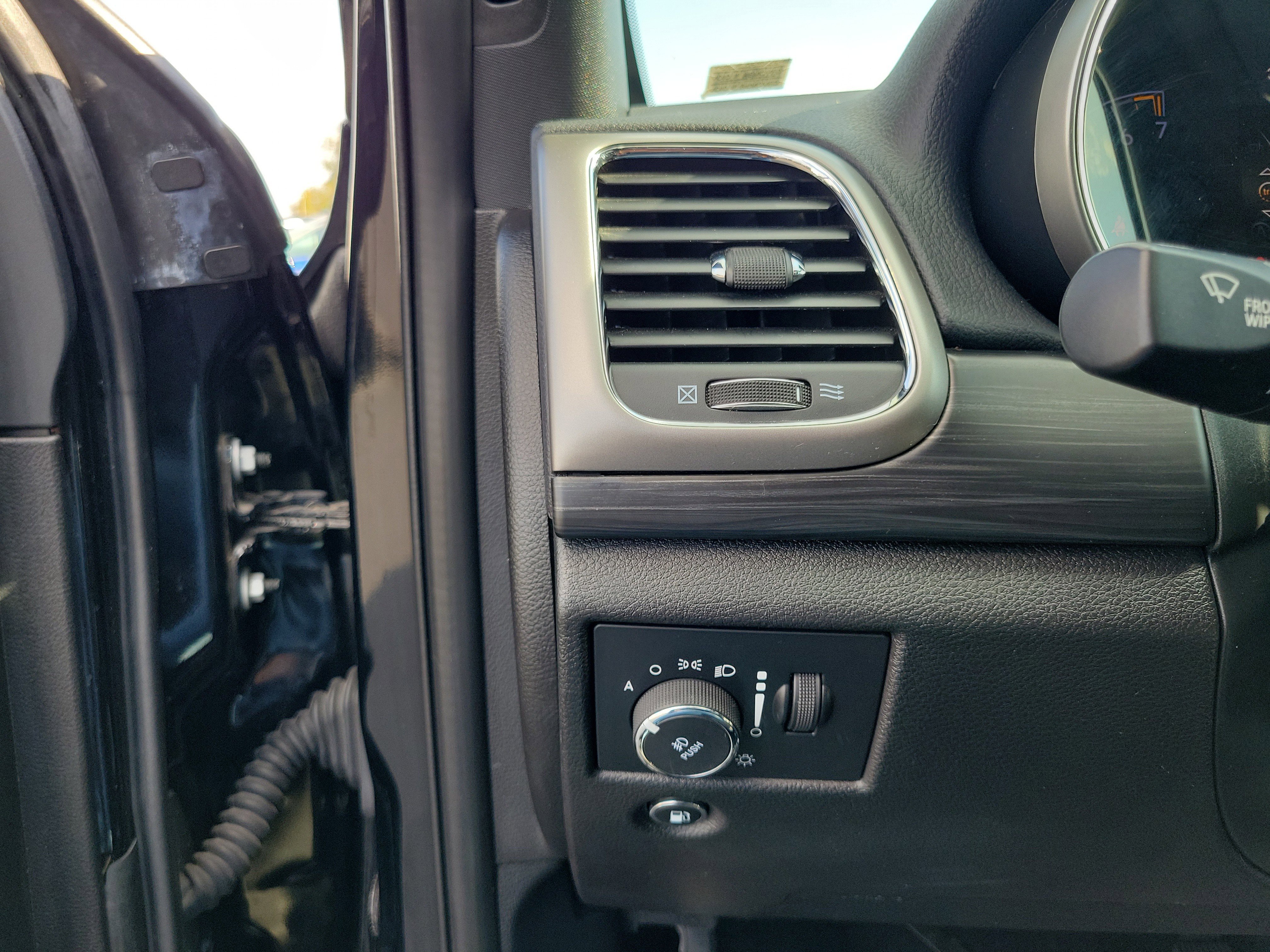 Used 2020 Jeep Grand Cherokee Altitude image 20