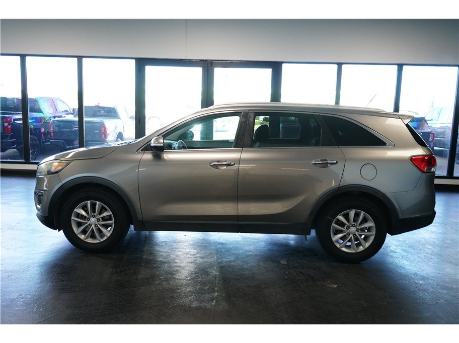Used 2017 Kia Sorento LX FWD image 4