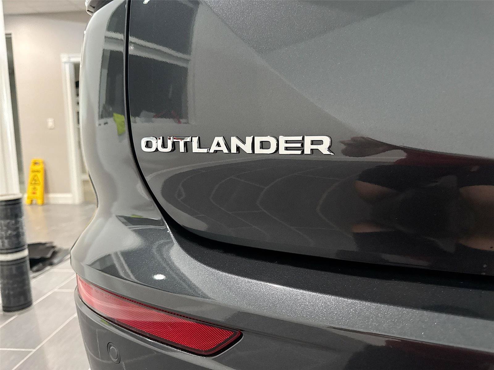 New 2026 Mitsubishi Outlander SE FWD image 38