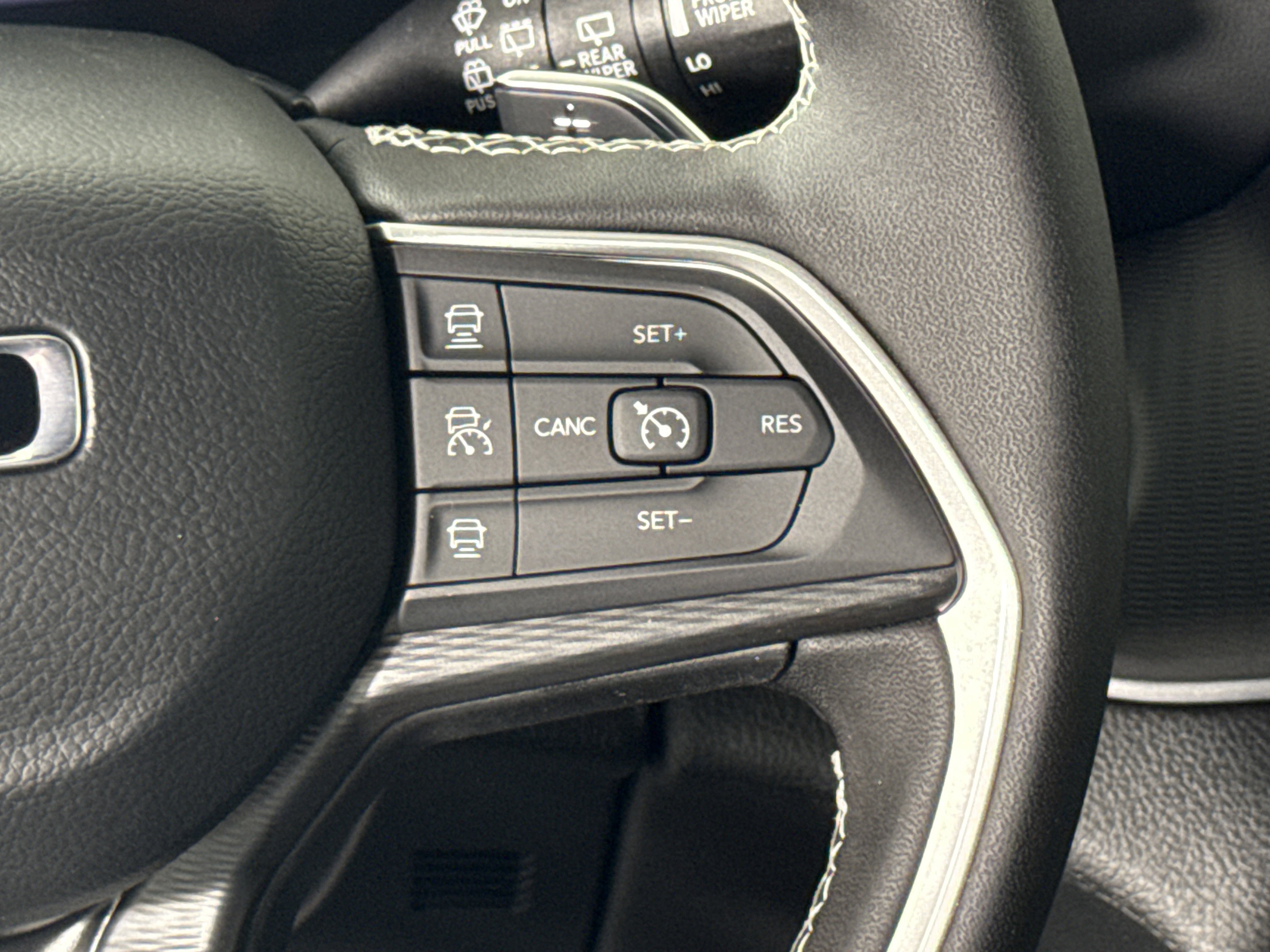 New 2025 Jeep Grand Cherokee L Altitude image 18