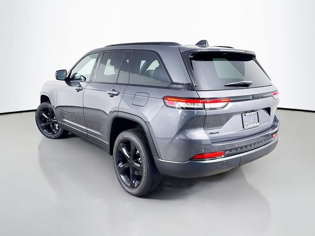 Used 2024 Jeep Grand Cherokee Altitude AWD/4WD image 9