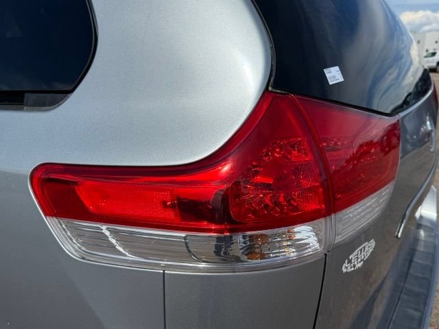 Used 2014 Toyota Sienna LE FWD image 12