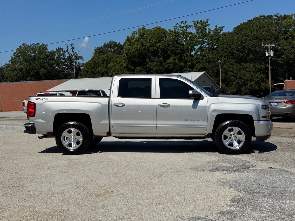 Used 2018 Chevrolet Silverado 1500 LT w/ All Star Edition AWD/4WD image 2