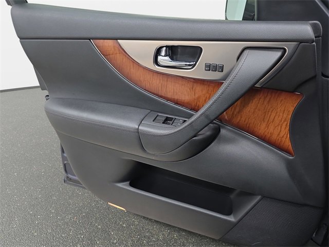 Used 2011 INFINITI FX35 AWD w/ Premium Pkg image 27
