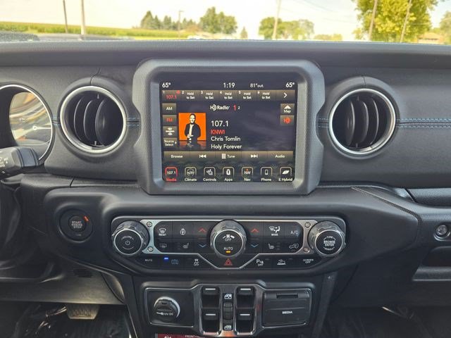 Used 2022 Jeep Wrangler Unlimited Rubicon 4xe w/ Cold Weather Group AWD/4WD image 37