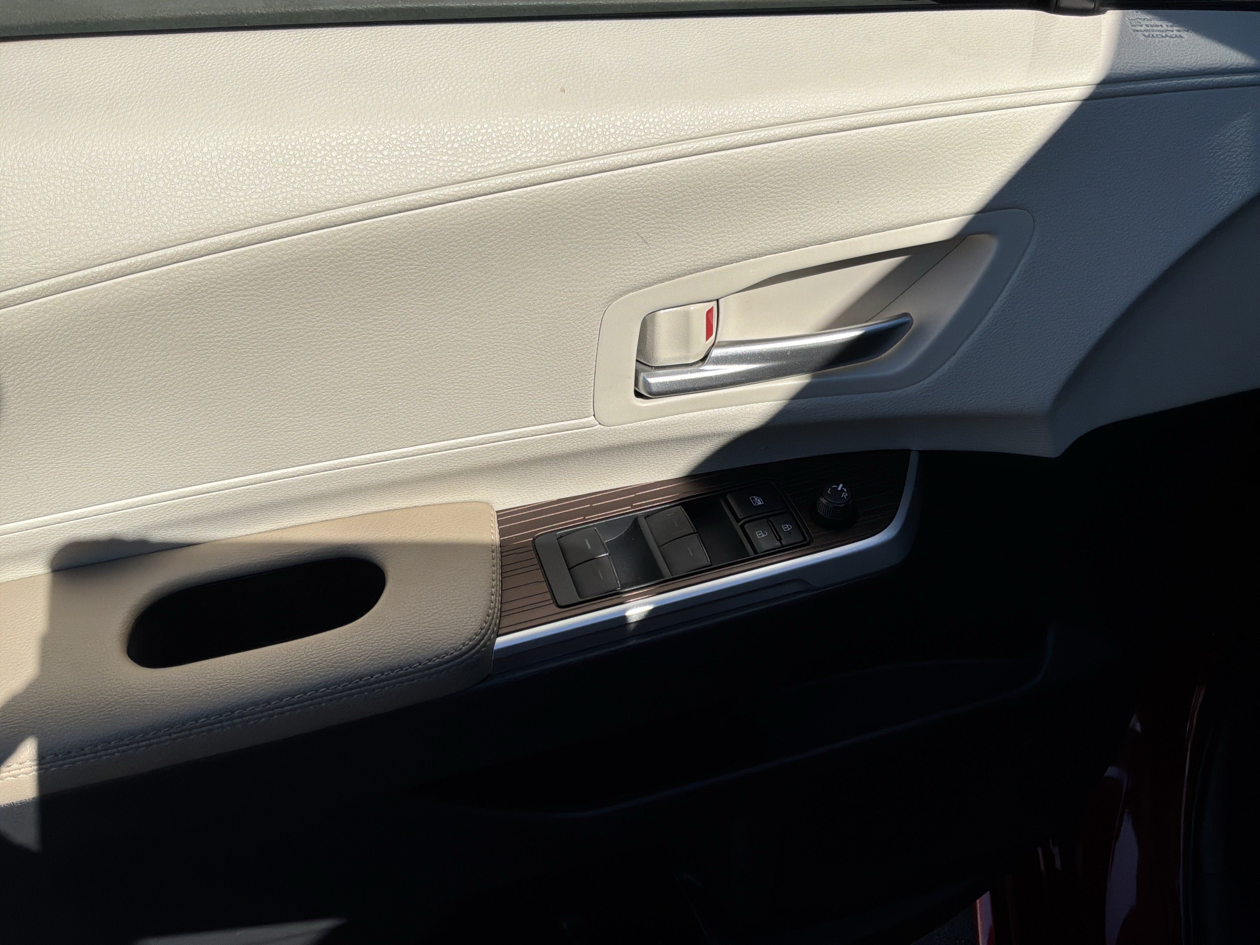 Used 2021 Toyota Sienna XLE FWD image 15