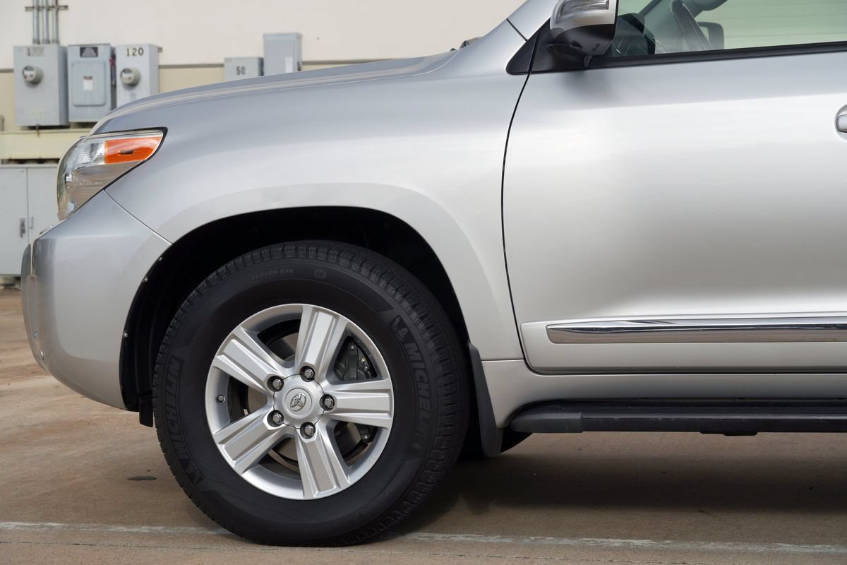 Used 2015 Toyota Land Cruiser AWD/4WD image 24