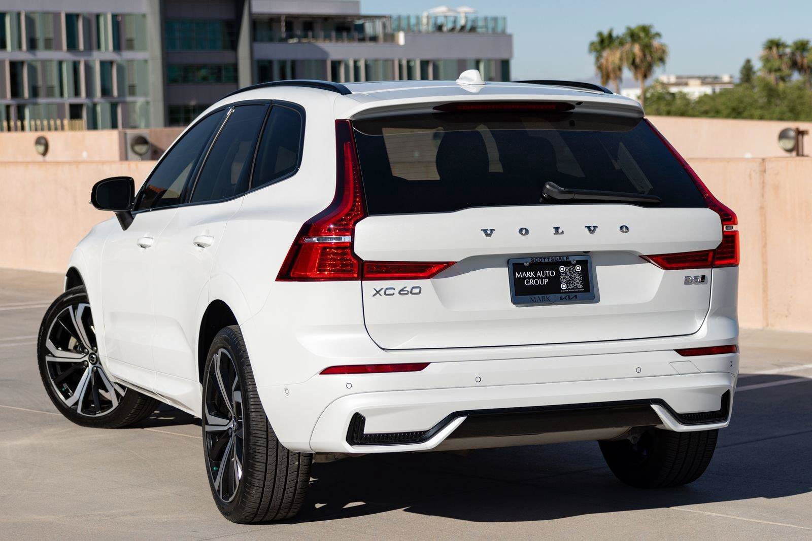 Used 2023 Volvo XC60 B5 Ultimate w/ Protection Package AWD/4WD image 14