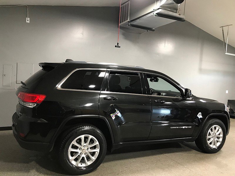 Used 2014 Jeep Grand Cherokee Laredo w/ 18" Wheel & 8.4" Radio Group AWD/4WD image 3