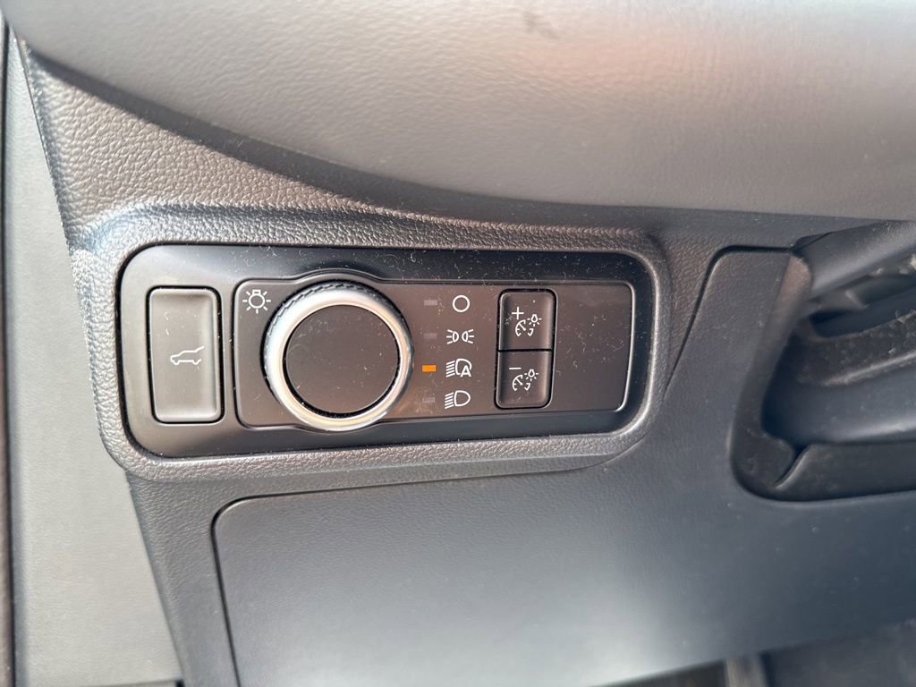 Used 2025 Ford Explorer Active AWD/4WD image 18