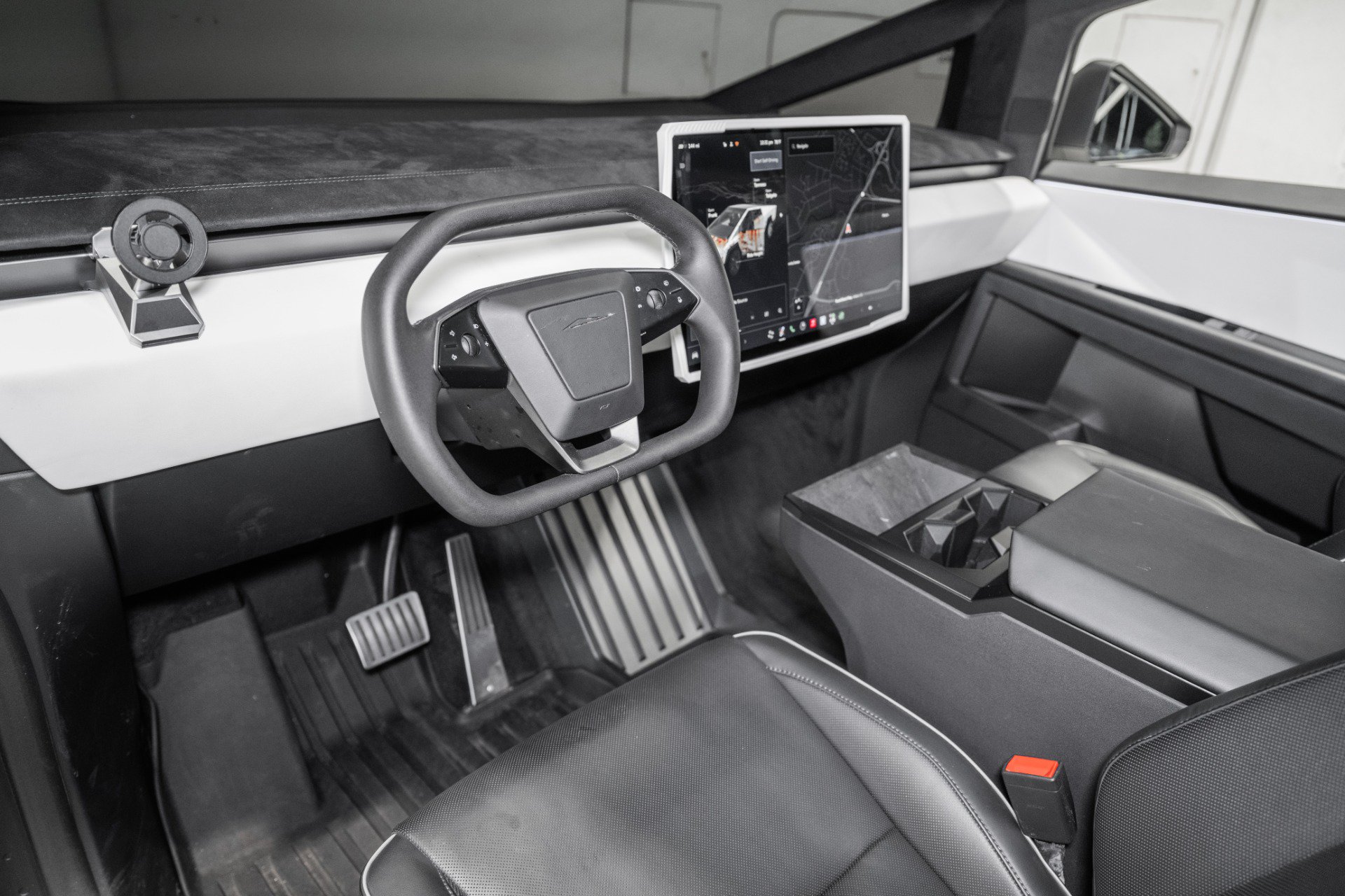 Used 2024 Tesla Cybertruck Cyberbeast AWD/4WD image 15