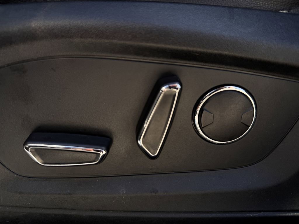 Used 2020 Ford Explorer Limited w/ Hybrid Equipment Group 310A image 25