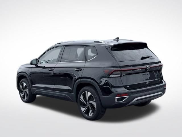Used 2025 Volkswagen Taos SE AWD/4WD image 8