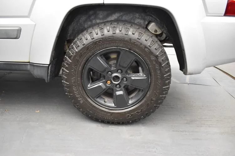 Used 2011 Jeep Liberty Sport w/ Popular Equipment Group AWD/4WD image 30