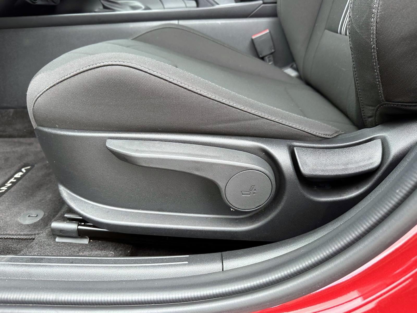 Used 2023 Hyundai Elantra SEL w/ Cargo Package FWD image 11