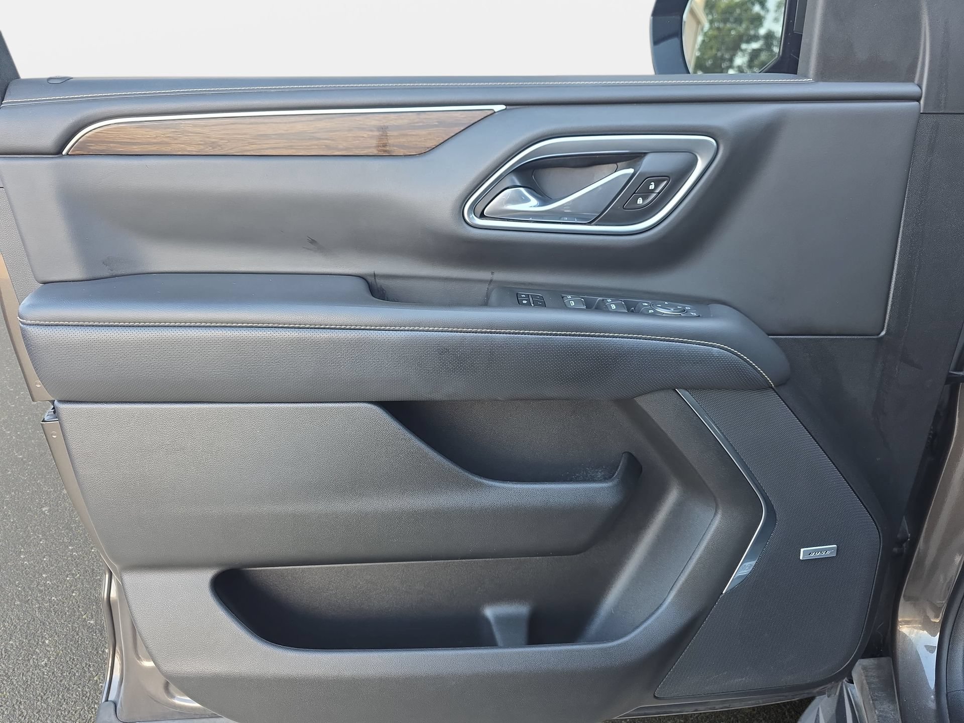 Used 2021 Chevrolet Tahoe Premier w/ Premium Package AWD/4WD image 26
