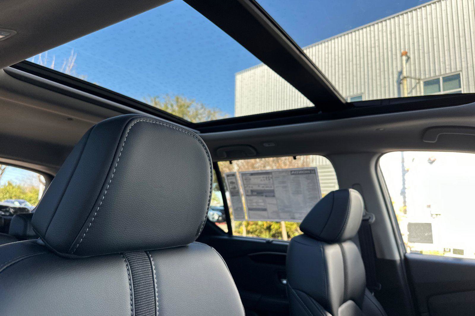 New 2025 Honda Pilot Touring image 15