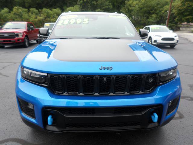Used 2022 Jeep Grand Cherokee Trailhawk w/ Advanced Protech Group II AWD/4WD image 4