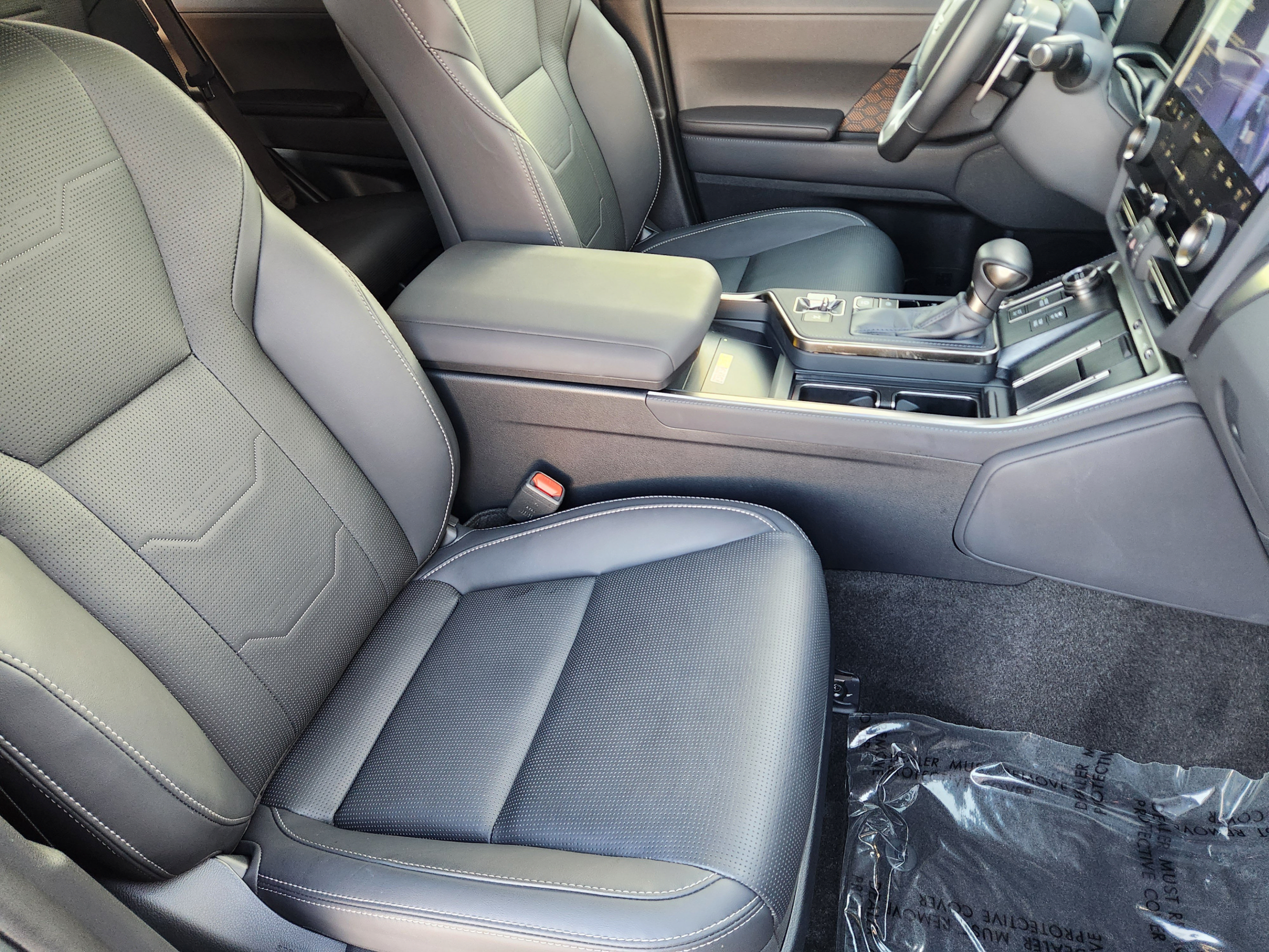 Used 2025 Lexus GX 550 w/ Accessory Package (2T) AWD/4WD image 8