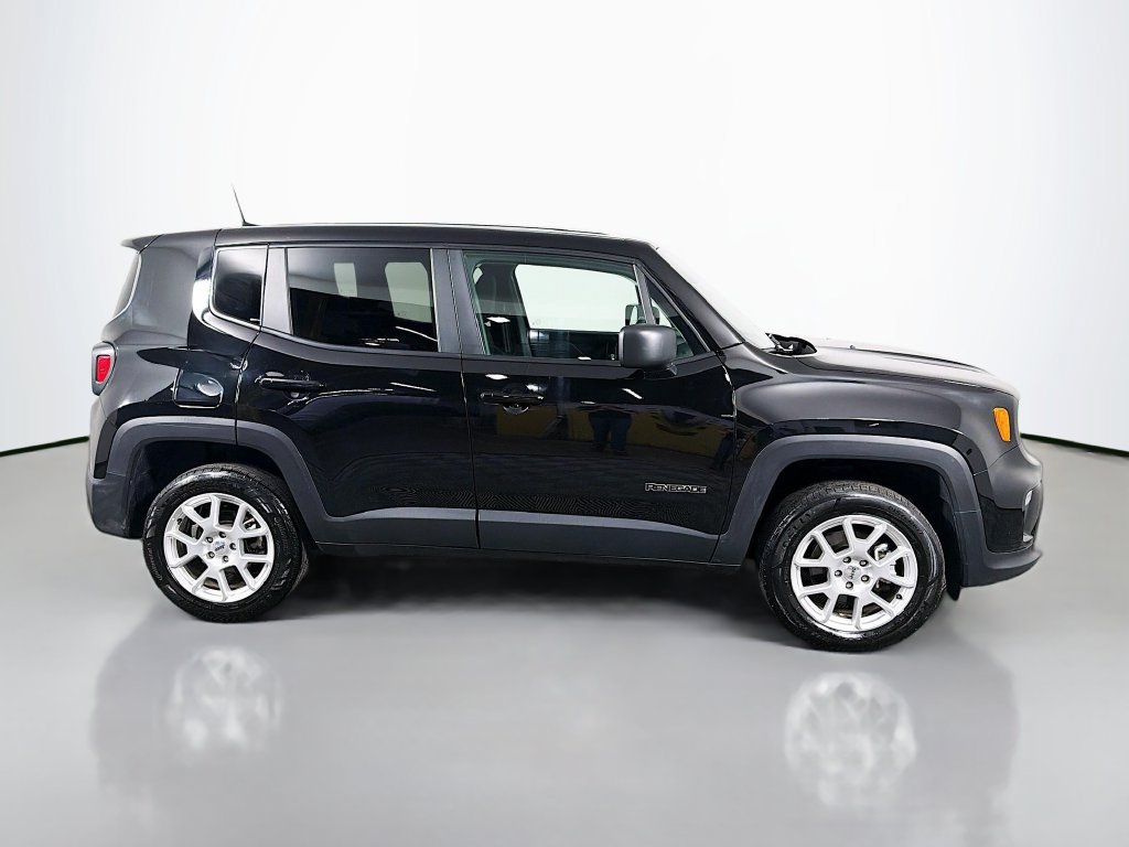 Used 2023 Jeep Renegade Latitude AWD/4WD image 8