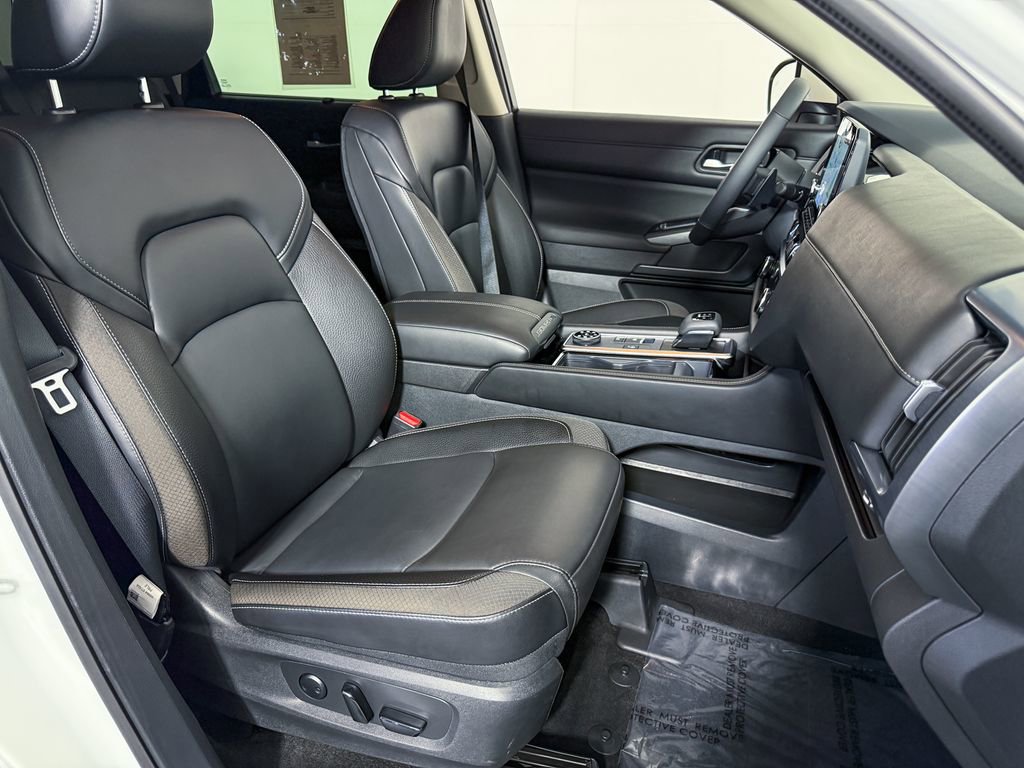 Certified 2024 Nissan Pathfinder SL image 15