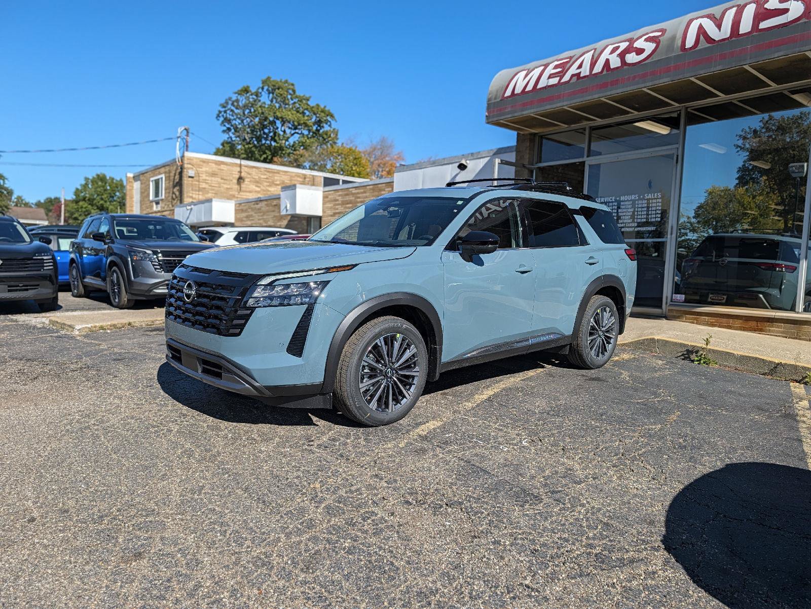 New 2026 Nissan Pathfinder Platinum AWD/4WD image 6
