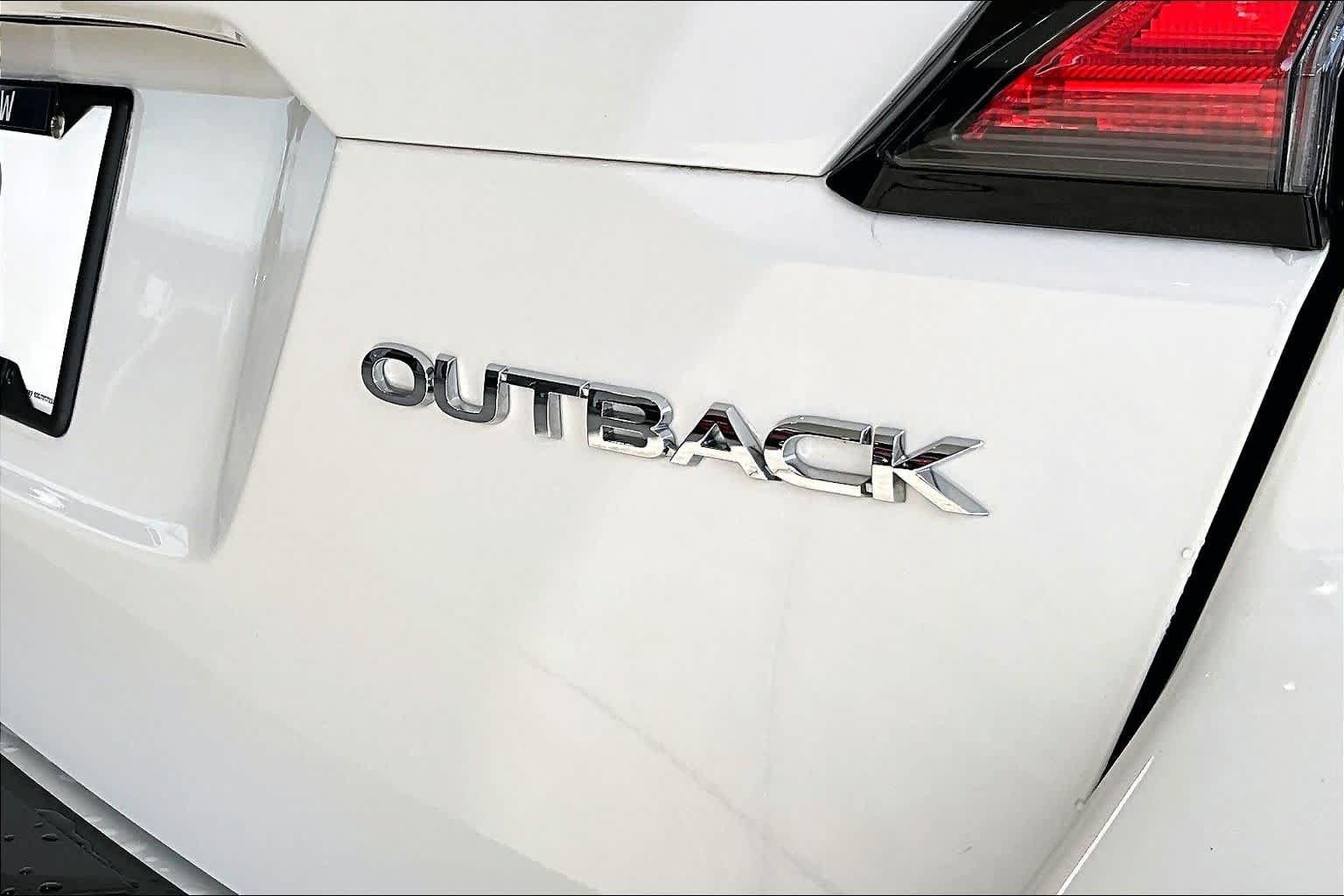 Used 2025 Subaru Outback Limited AWD/4WD image 9