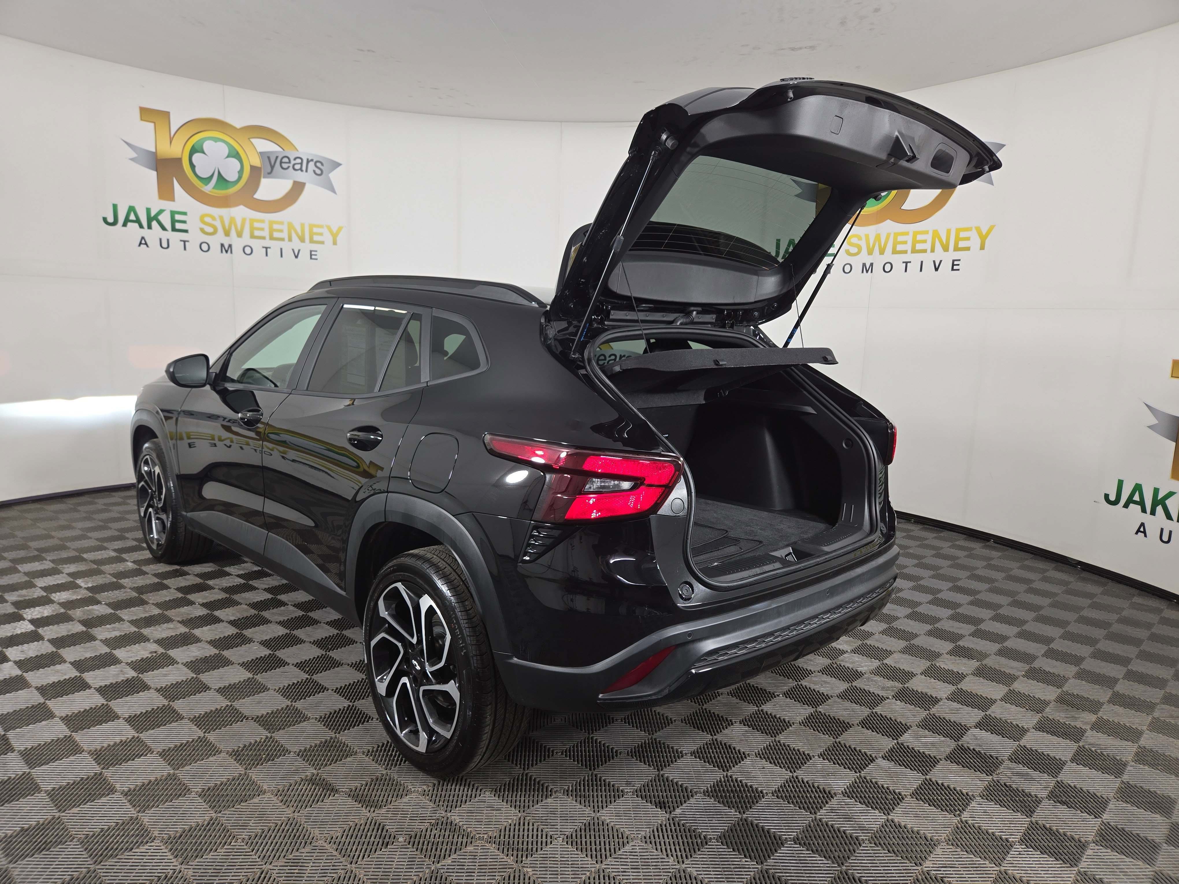 Certified 2025 Chevrolet Trax RS image 29