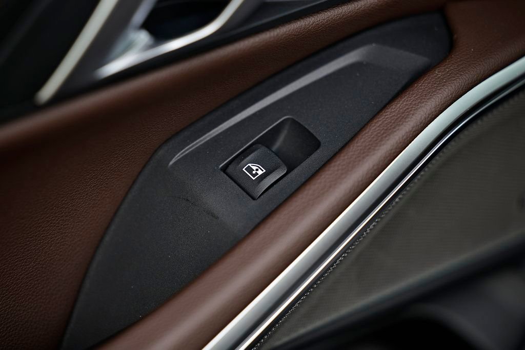 Used 2026 BMW 330i Sedan w/ M Sport Package image 24