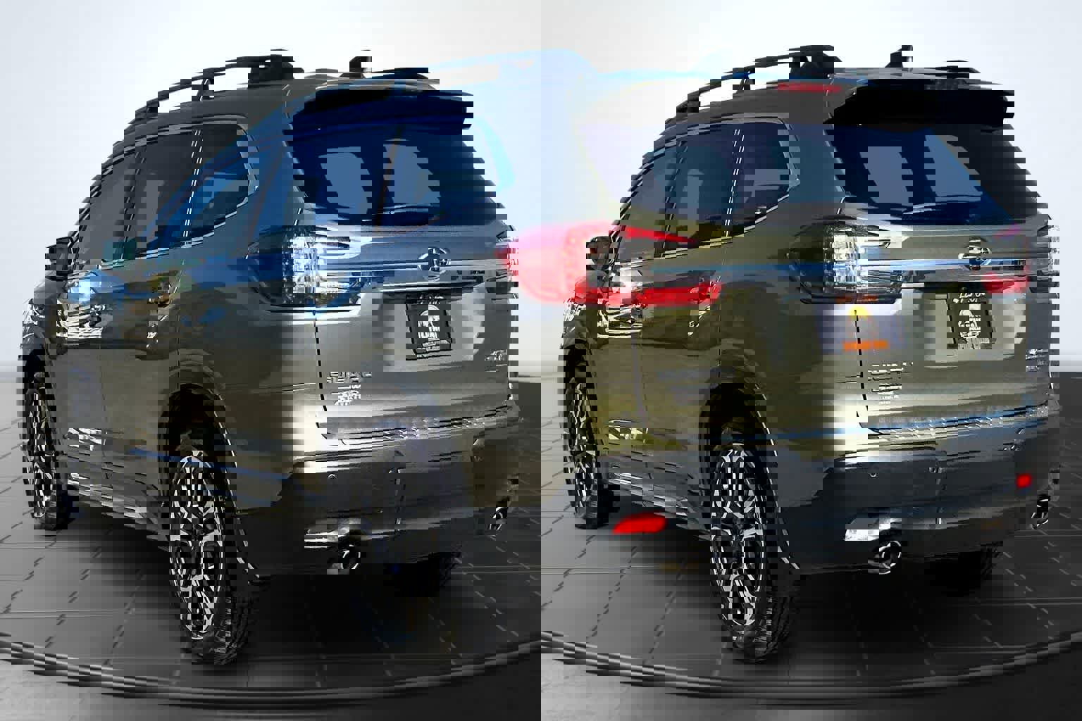 Used 2024 Subaru Ascent Limited w/ Technology Package image 4