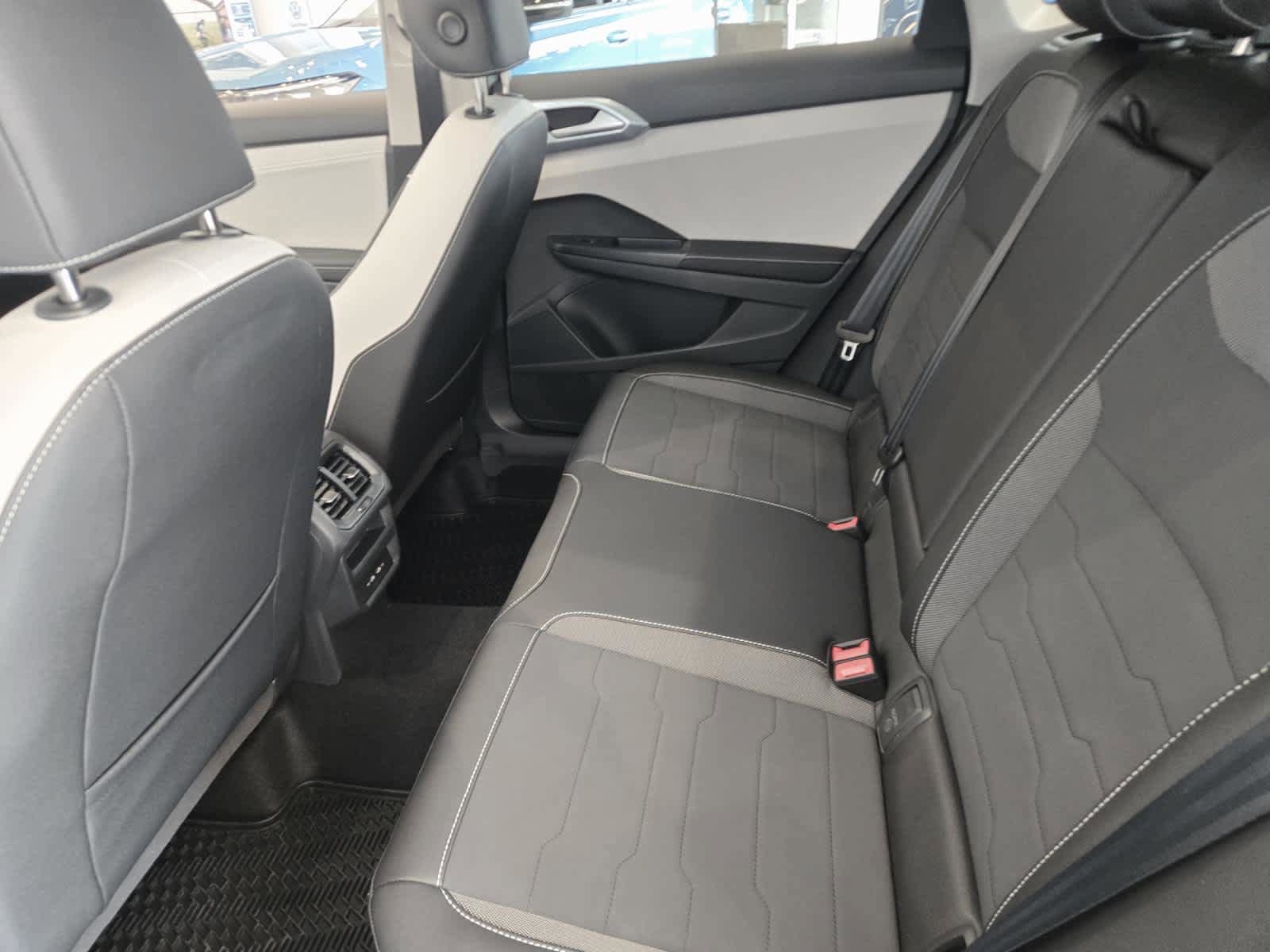 New 2026 Volkswagen Taos SE image 14
