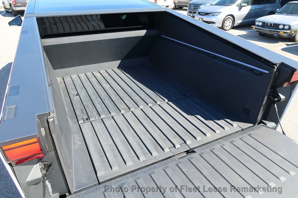 Used 2024 Tesla Cybertruck AWD Crew Cab image 21