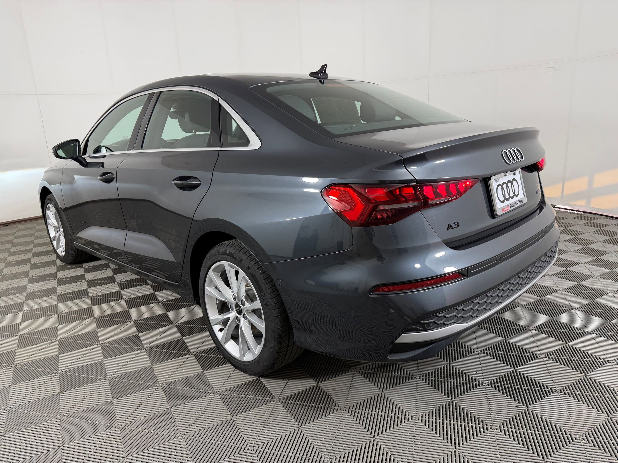Used 2025 Audi A3 2.0T Premium Plus w/ Premium Plus Package AWD/4WD image 3