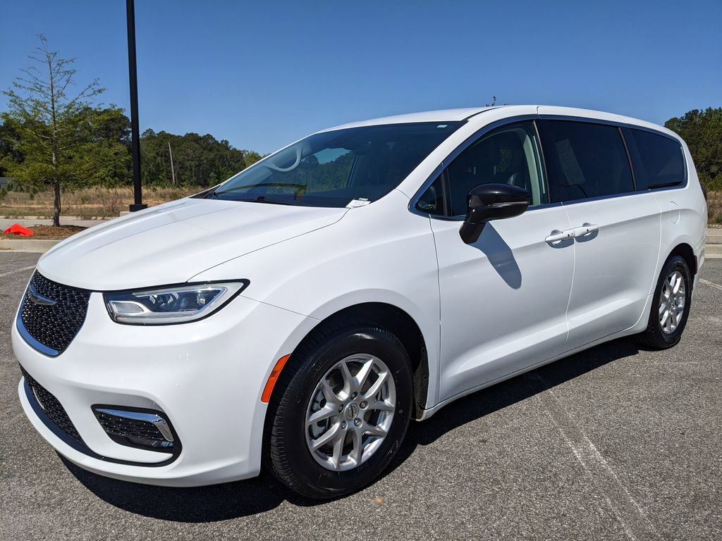 Used 2024 Chrysler Pacifica Touring-L image 63