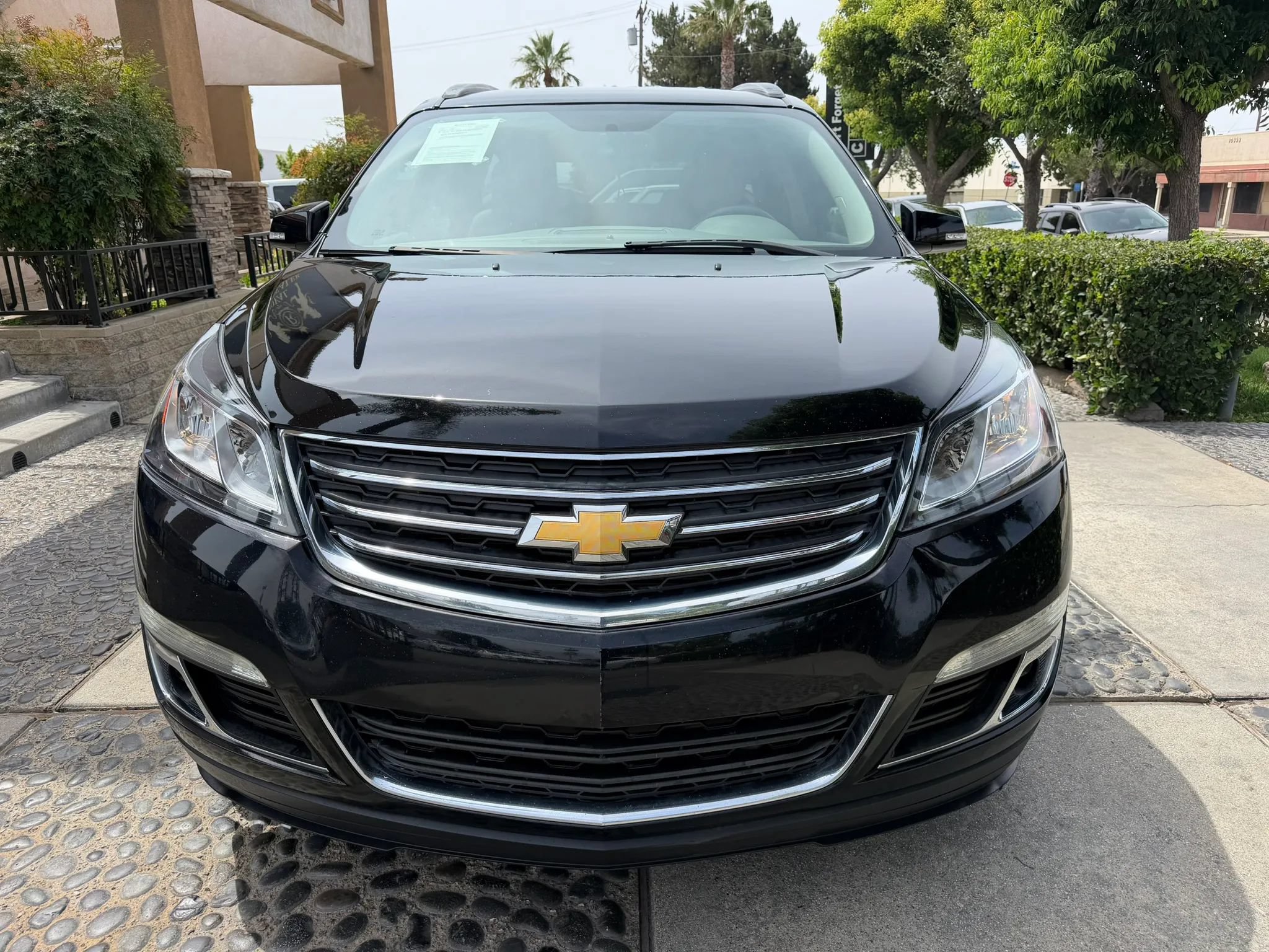Used 2016 Chevrolet Traverse LT FWD image 2