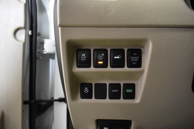 Used 2017 Nissan Rogue SV w/ SV Premium Package FWD image 14