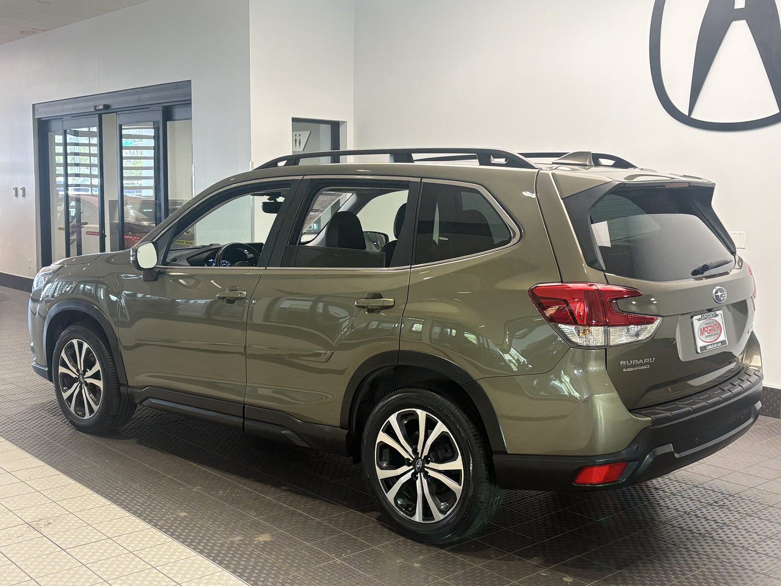 Used 2023 Subaru Forester Limited AWD/4WD image 5