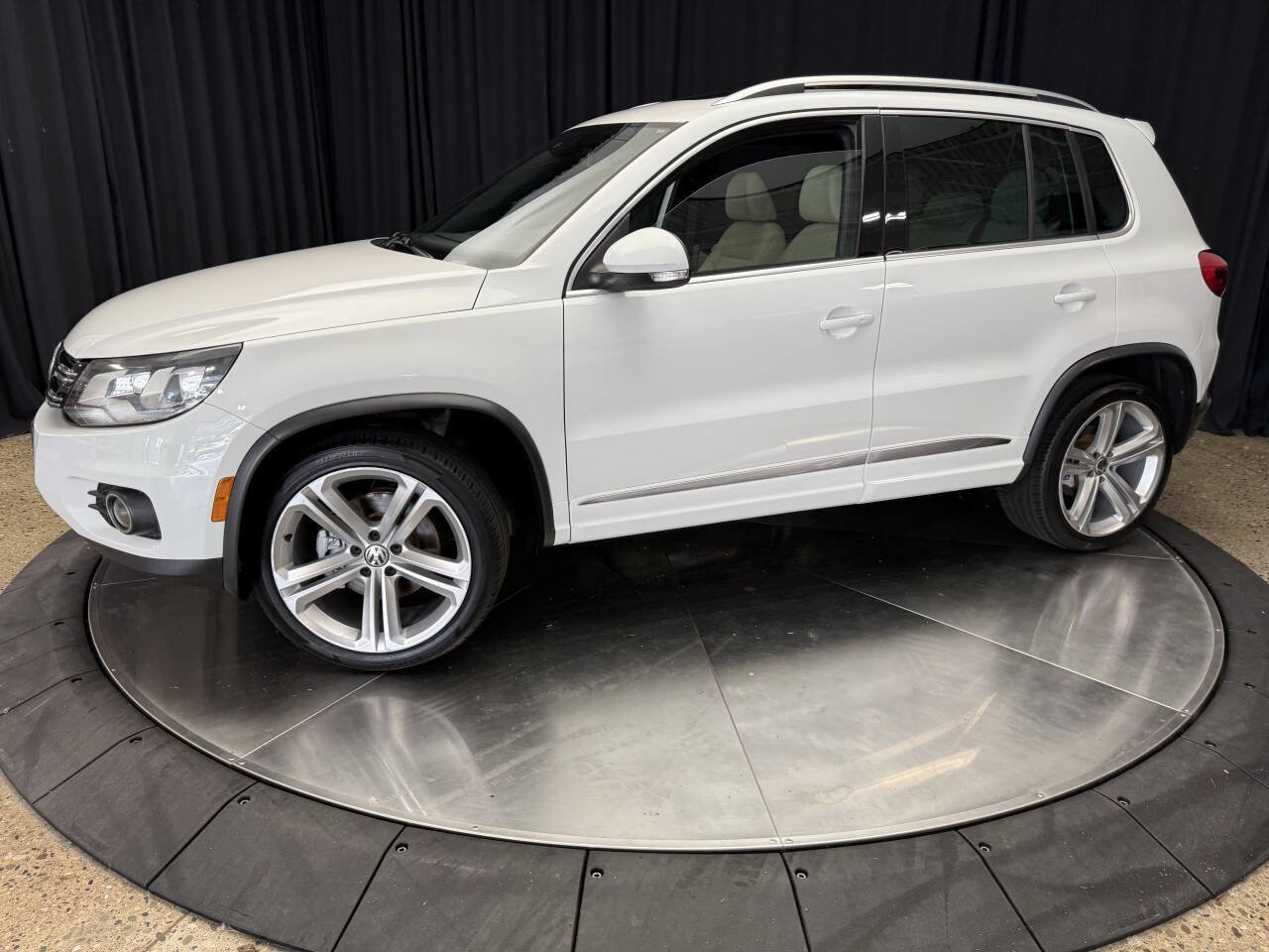 Used 2014 Volkswagen Tiguan R-Line image 14