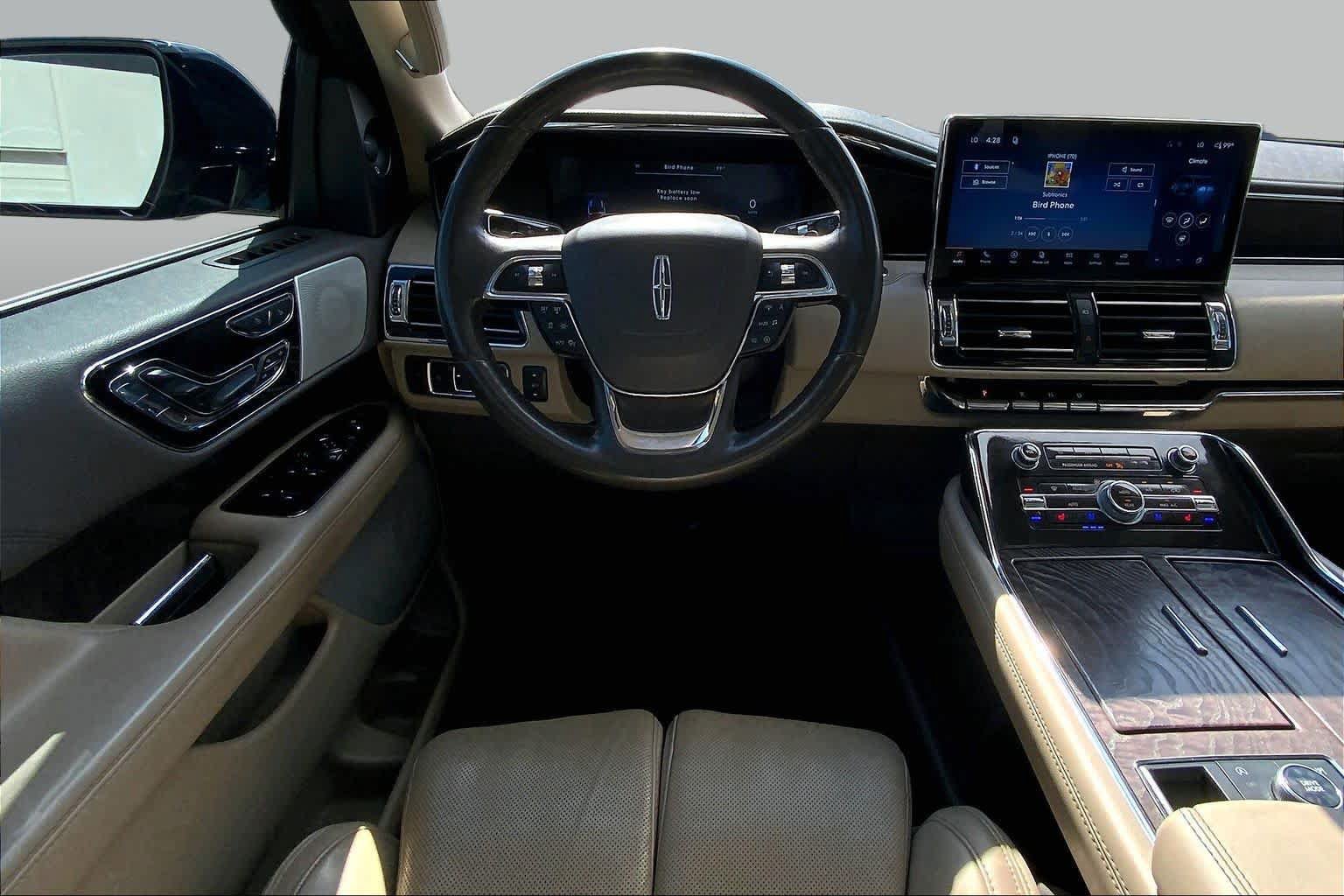 Used 2022 Lincoln Navigator Reserve AWD/4WD image 6