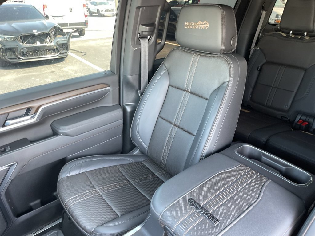 Used 2026 Chevrolet Silverado 3500 High Country w/ Technology Package AWD/4WD image 24