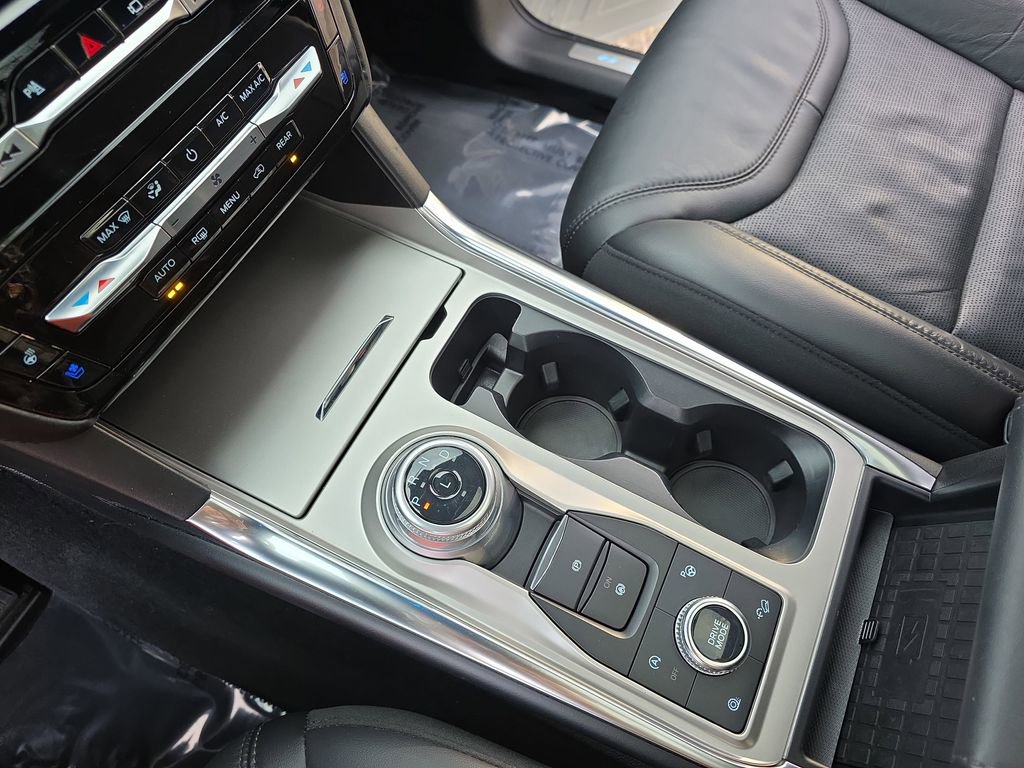 Used 2022 Ford Explorer Platinum w/ Equipment Group 601A image 27