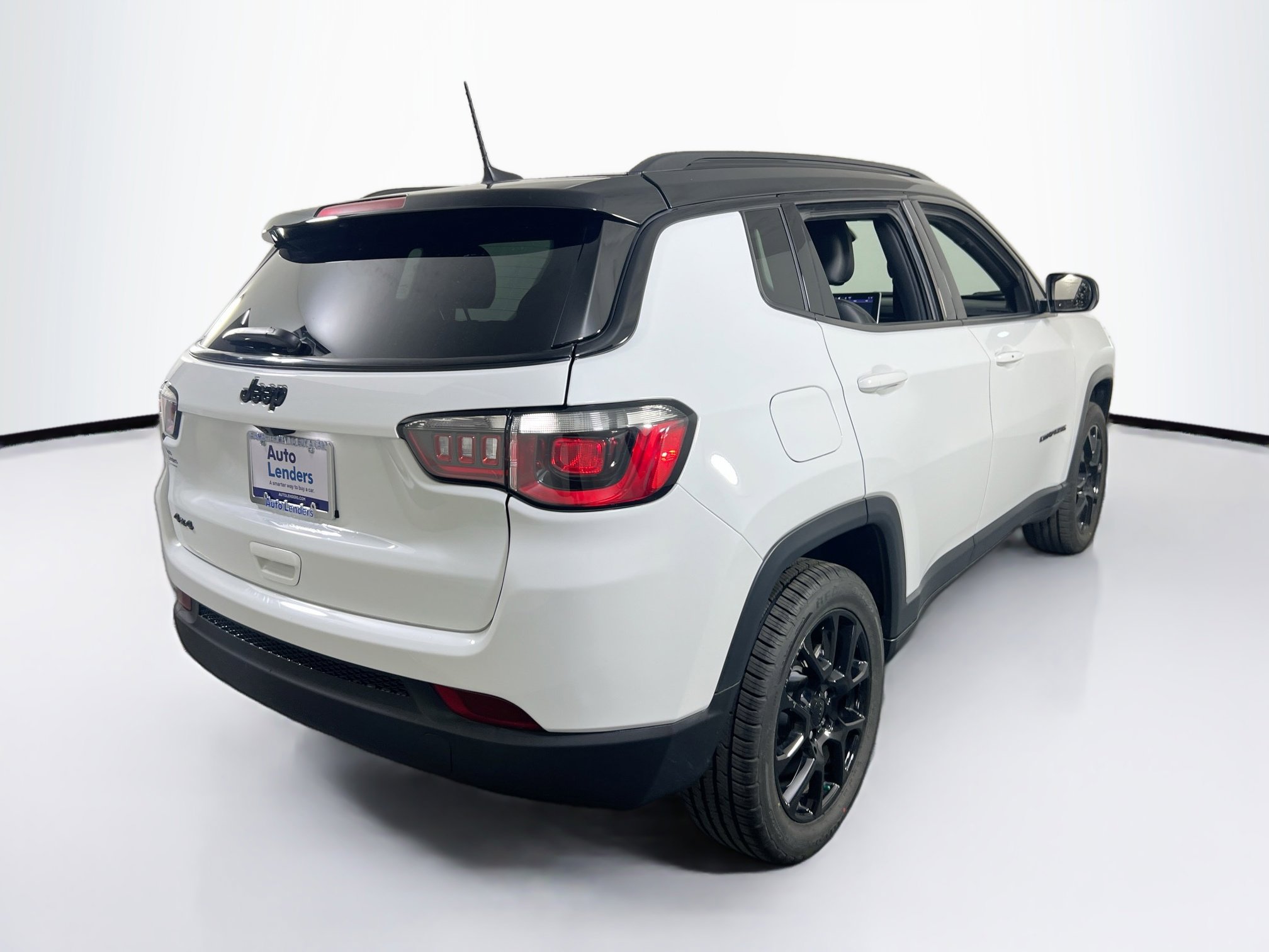 Used 2023 Jeep Compass Altitude w/ Sun and Sound Group image 5