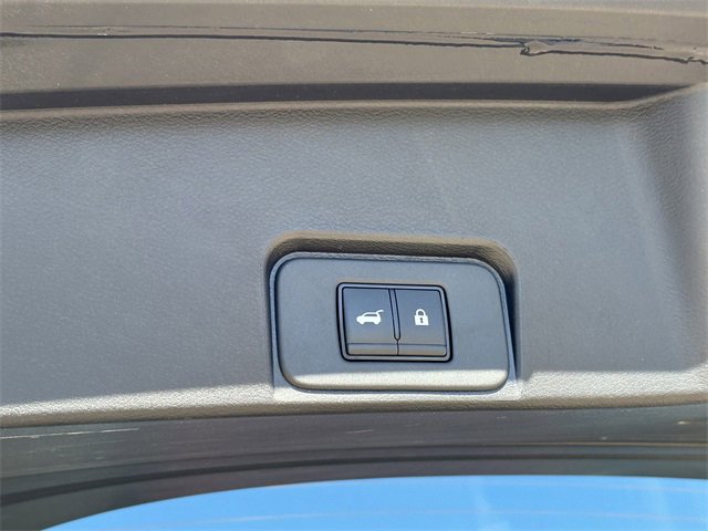 Used 2025 Nissan Rogue SV w/ SV Premium Package image 31