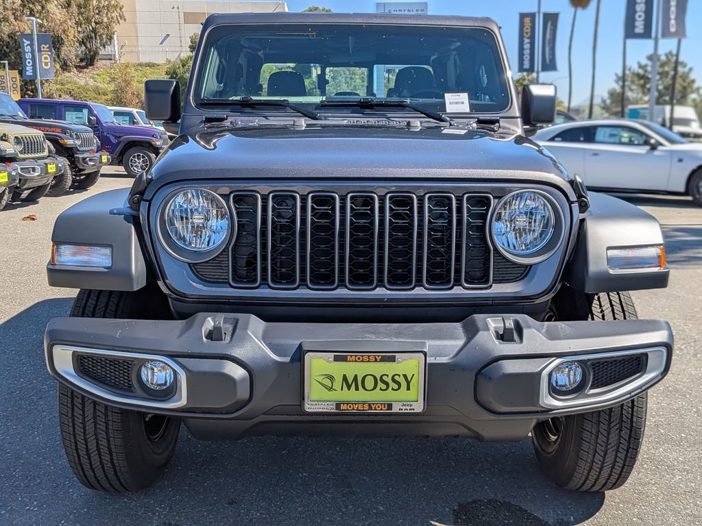 New 2026 Jeep Gladiator Sport AWD/4WD image 11